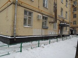Входная дверь в дайвинг клуб Хобби